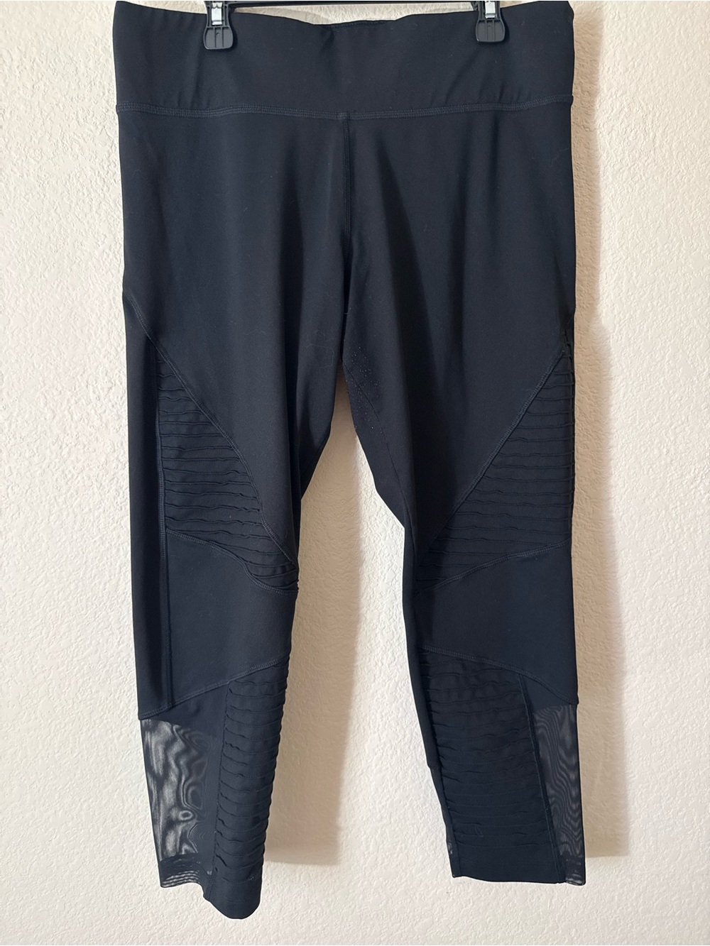 PINK Victoria's Secret Ultimate Black High Rise Ankle Mesh Logo Leggings L